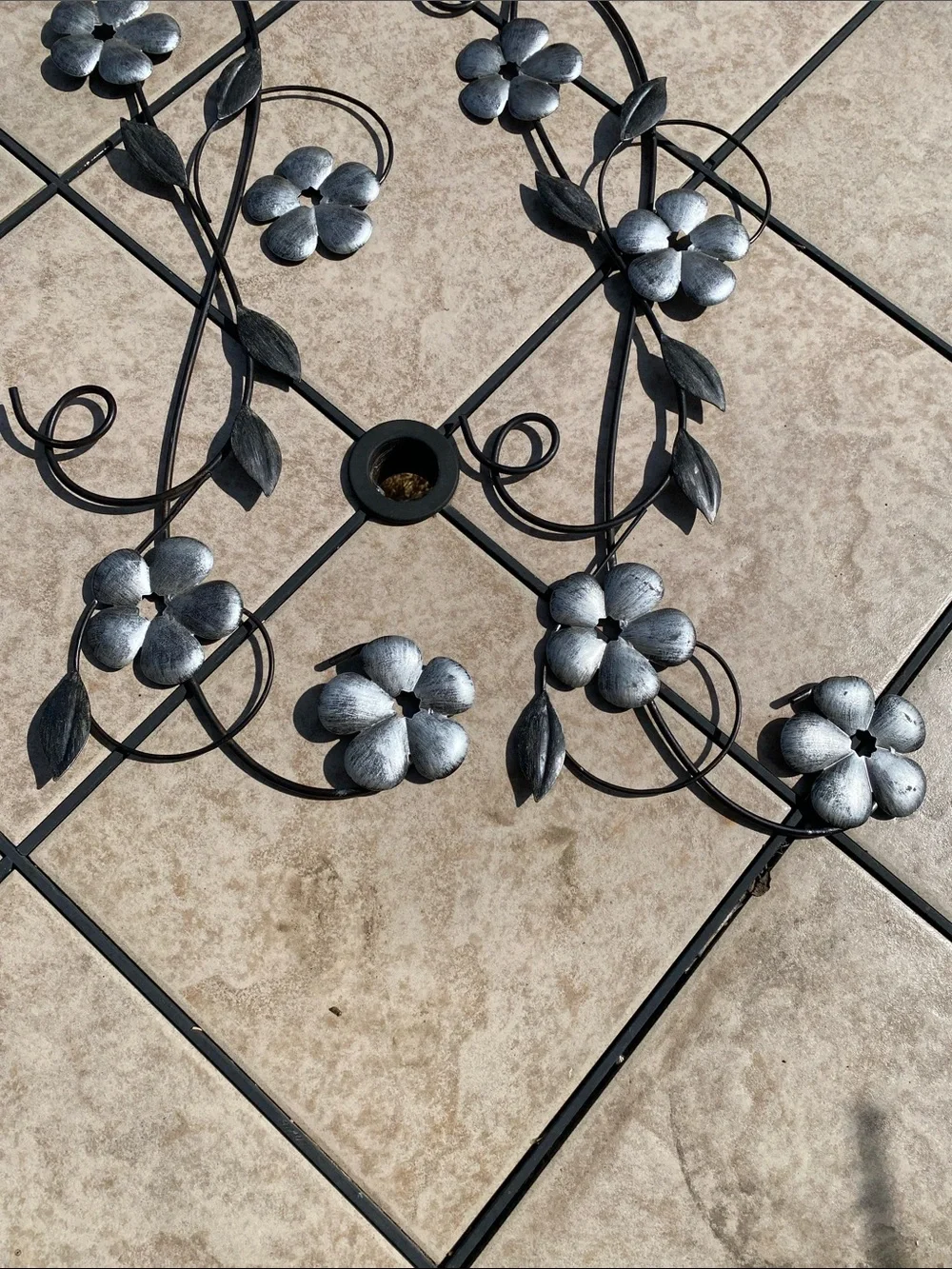 Decorative Metal Floral Vine Wall Art Set of 2 (11